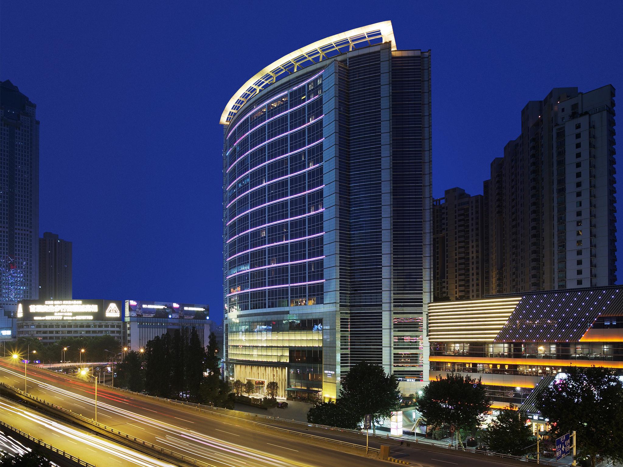 New World Wuhan Hotel Экстерьер фото