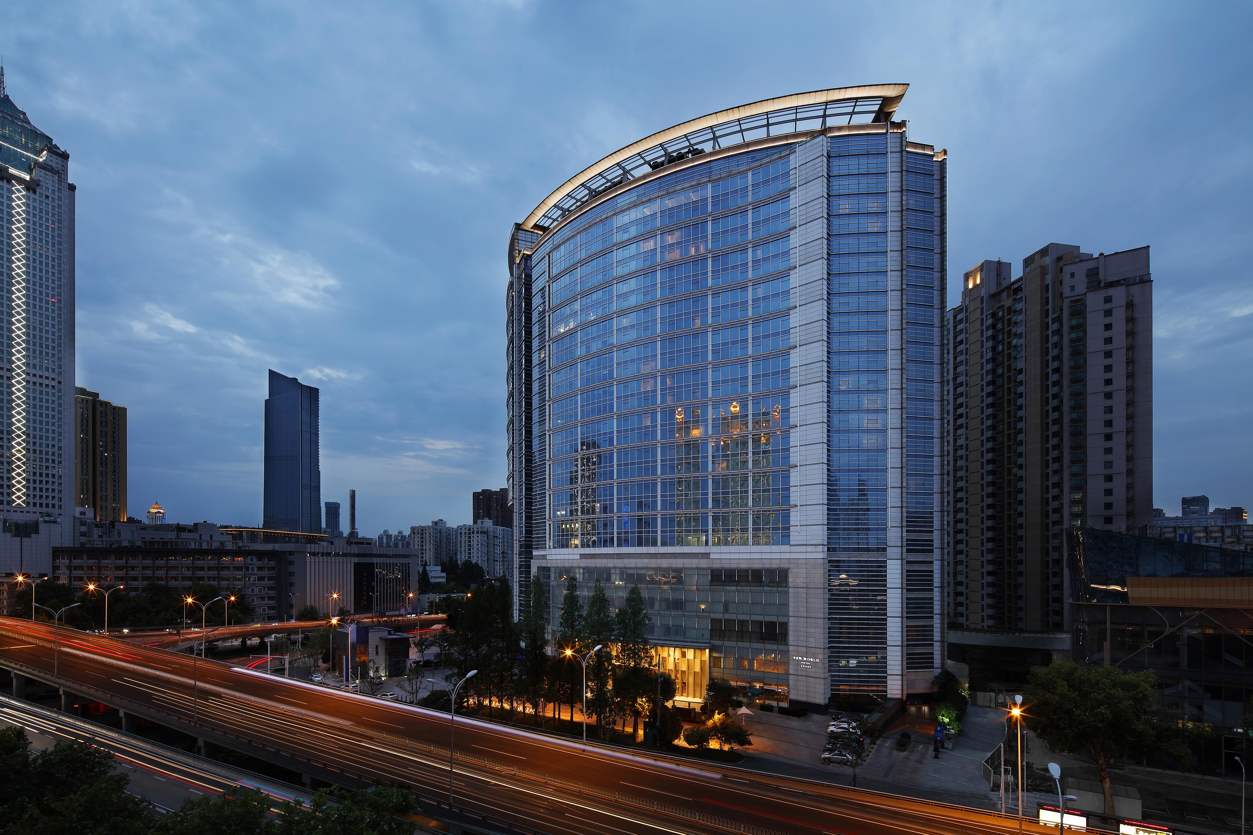 New World Wuhan Hotel Экстерьер фото