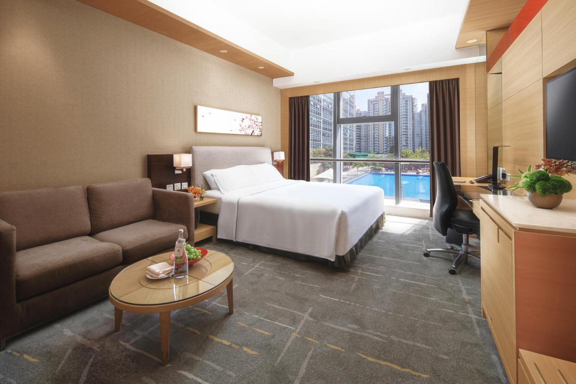 New World Wuhan Hotel Экстерьер фото